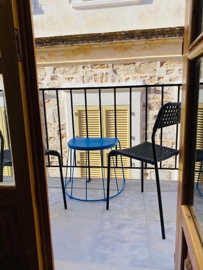 Homdwell Fine Living 2 Apartment Ermoupoli Bagian luar foto
