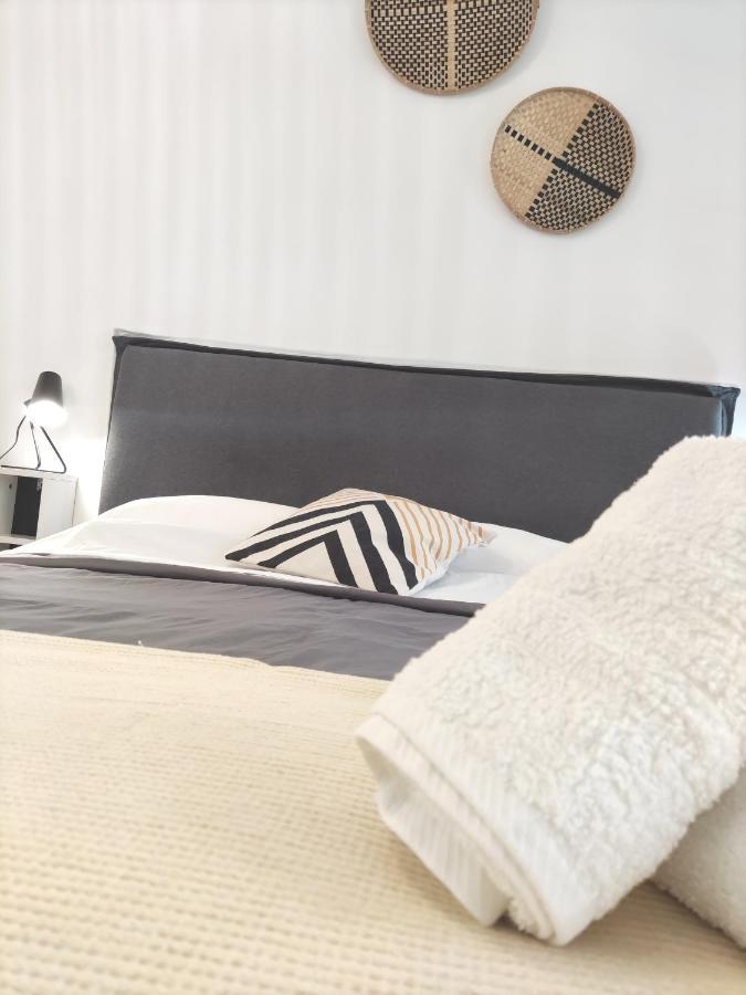 Homdwell Fine Living 2 Apartment Ermoupoli Bagian luar foto